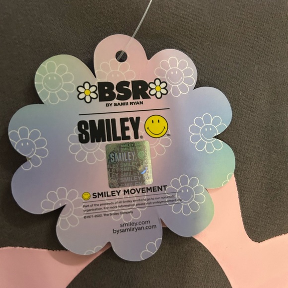 SMILEY® X HAPPY GARDEN CREWNECK SWEATSHIRT IN WASHED BLACK - Picture 8 of 8